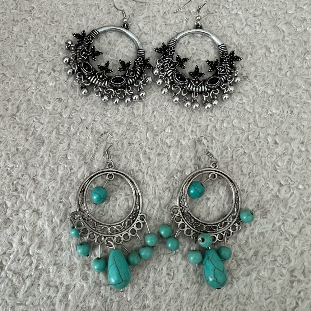 Lot of 2 sets of earrings